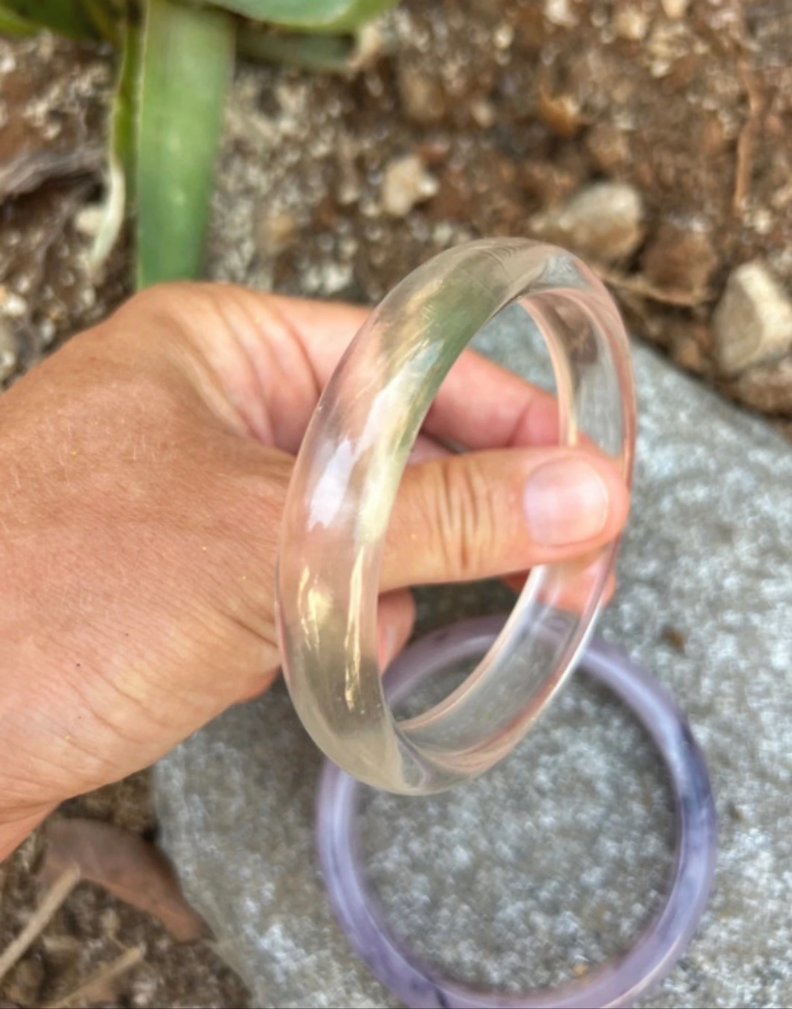 2 violet jade resin and glass bangles – photo 5